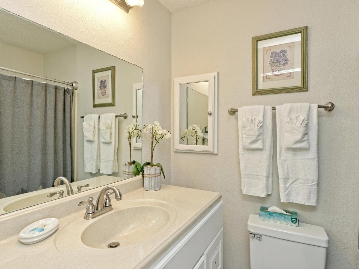 Lake Travis Bungalow Casita Golden Rod #2 เลคเวย์ ภายนอก รูปภาพ